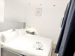 3 Bedroom in Northolt by Stayfolk