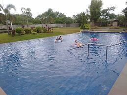 Avida 3-bedroom Vacation House With Pool