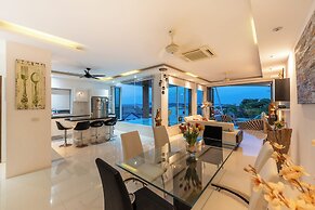 3BR Retreat Sea View V210