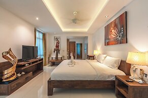 3BR Retreat Sea View V210