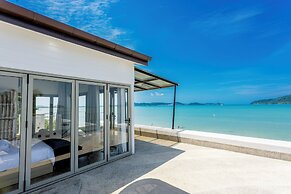 Built on the Beach 4BR 5star Resort V221