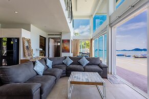Built on the Beach 4BR 5star Resort V221