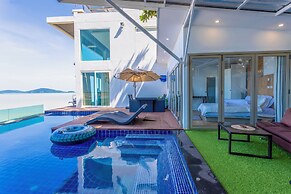 Built on the Beach 4BR 5star Resort V221