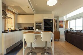 Built on the Beach 4BR 5star Resort V221