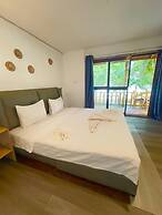 Koh Rong Beach Hostel and Bungalow