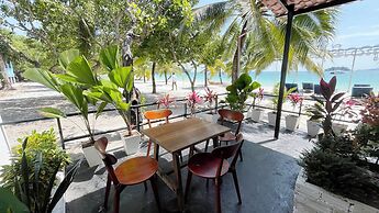 Koh Rong Beach Hostel and Bungalow