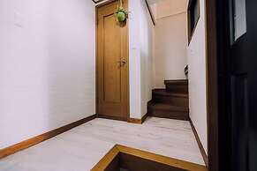 5BDR 1.5BA Osaka Castle House