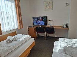 City Hotel