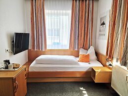 City Hotel