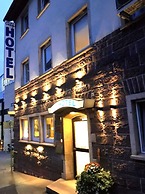 City Hotel