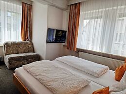 City Hotel