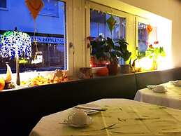 City Hotel