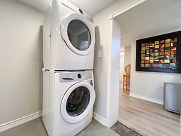 Cozy & Modern Ensuite Basement Rooms - Steps to Subway & Downsview Rog