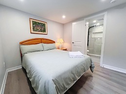 Cozy & Modern Ensuite Basement Rooms - Steps to Subway & Downsview Rog