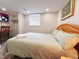 Cozy & Modern Ensuite Basement Rooms - Steps to Subway & Downsview Rog