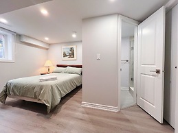 Cozy & Modern Ensuite Basement Rooms - Steps to Subway & Downsview Rog