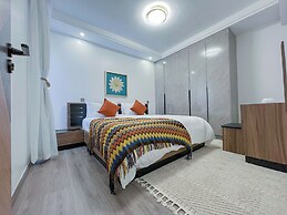 Moonlight Manor by Edmor Suites.