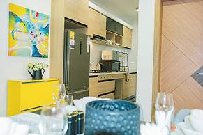 Moonlight Manor by Edmor Suites.