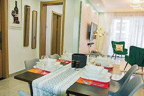 Moonlight Manor by Edmor Suites.