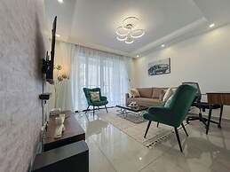 Moonlight Manor by Edmor Suites.