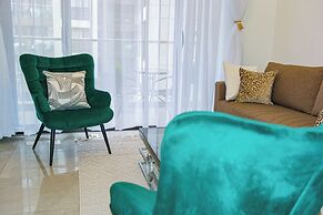Moonlight Manor by Edmor Suites.