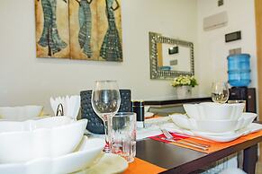 Moonlight Manor by Edmor Suites.