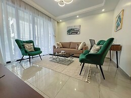 Moonlight Manor by Edmor Suites.