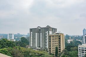 Moonlight Manor by Edmor Suites.