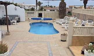 Exceptional 3 Bed Villa Malpas, Sleeps 6, H/pool