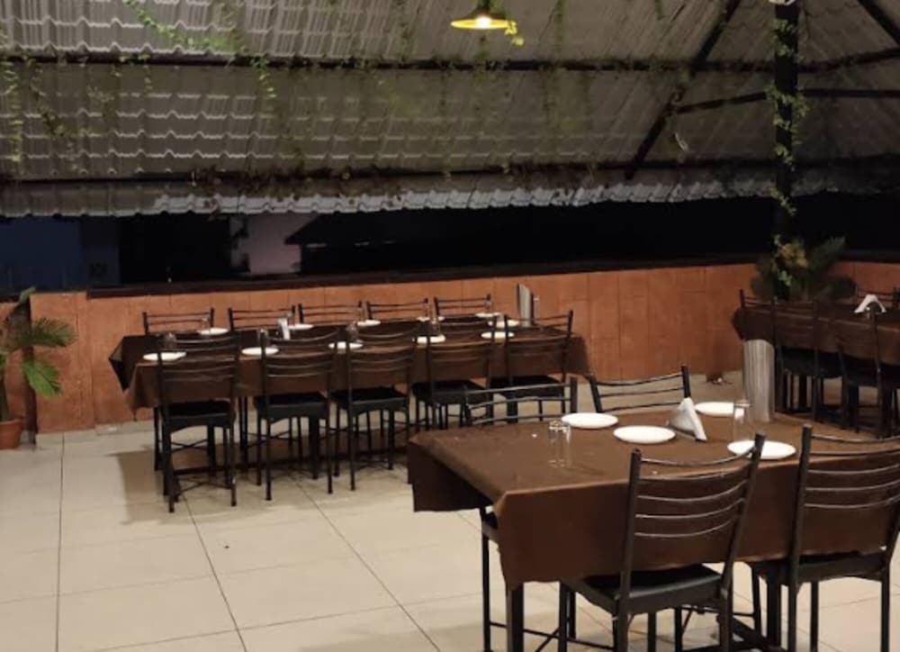 Hotel Shree Palace & Restaurant