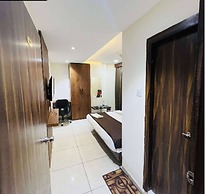 Hotel Shree Palace & Restaurant