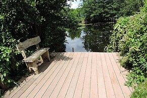 Lakeside Getaway With Family Amenities