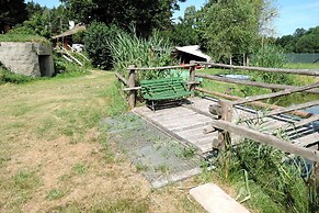 Lakeside Getaway With Family Amenities