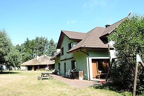 Lakeside Getaway With Family Amenities