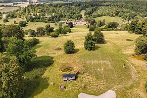 Quercus Redwood - Sleeps 4 - From 375 Per Night