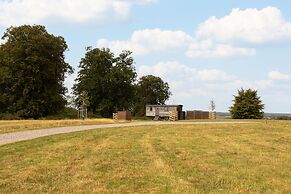 Quercus Redwood - Sleeps 4 - From 375 Per Night