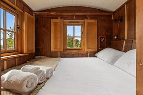 Quercus Redwood - Sleeps 4 - From 375 Per Night