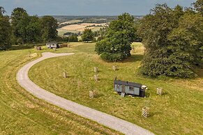Quercus Redwood - Sleeps 4 - From 375 Per Night