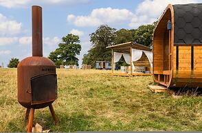 Quercus Redwood - Sleeps 4 - From 375 Per Night