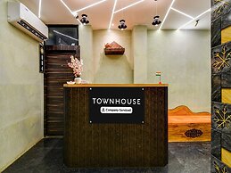 Townhouse Lighthouse Beach Puri
