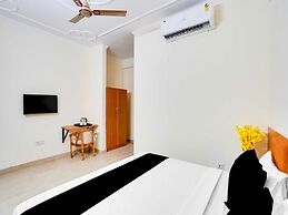 Townhouse Oak Sector 121 Noida Metro Station
