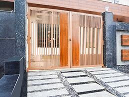 Townhouse Oak Sector 121 Noida Metro Station