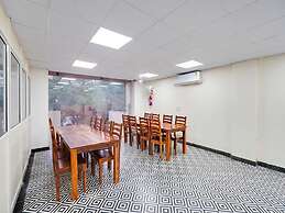 Townhouse Oak Sector 121 Noida Metro Station