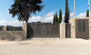 Domus Dervisi by Estia