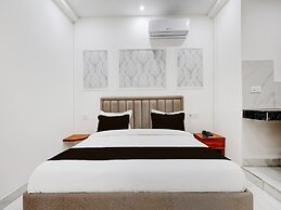 Hotel O Sarai Metro Station