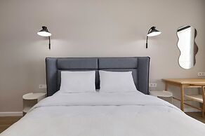 Next White Aparthotel Official