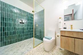 Room 1 - Stylish Accessible Suite