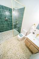 Room 1 - Stylish Accessible Suite