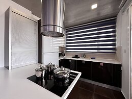 02 LIM - Stay Neo Coast Apartment