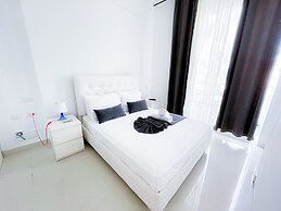 STUDIOS and SUITES Ducassi ROOFTOP POOL